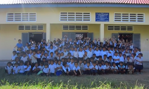 カンボジアにあるトゥム・レーン小学校の写真